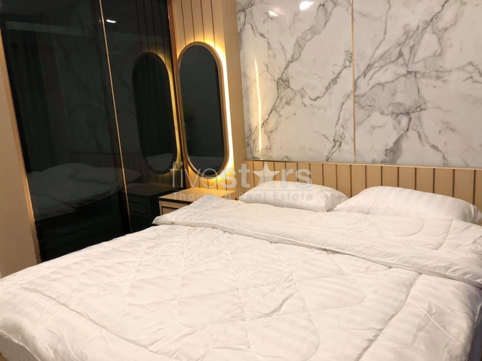 High floor unit 2 bedrooms condo for sale in Silom, photo 5