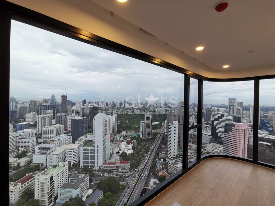 Modern 2 bedrooms condo for sale near MRT Silom, photo 3