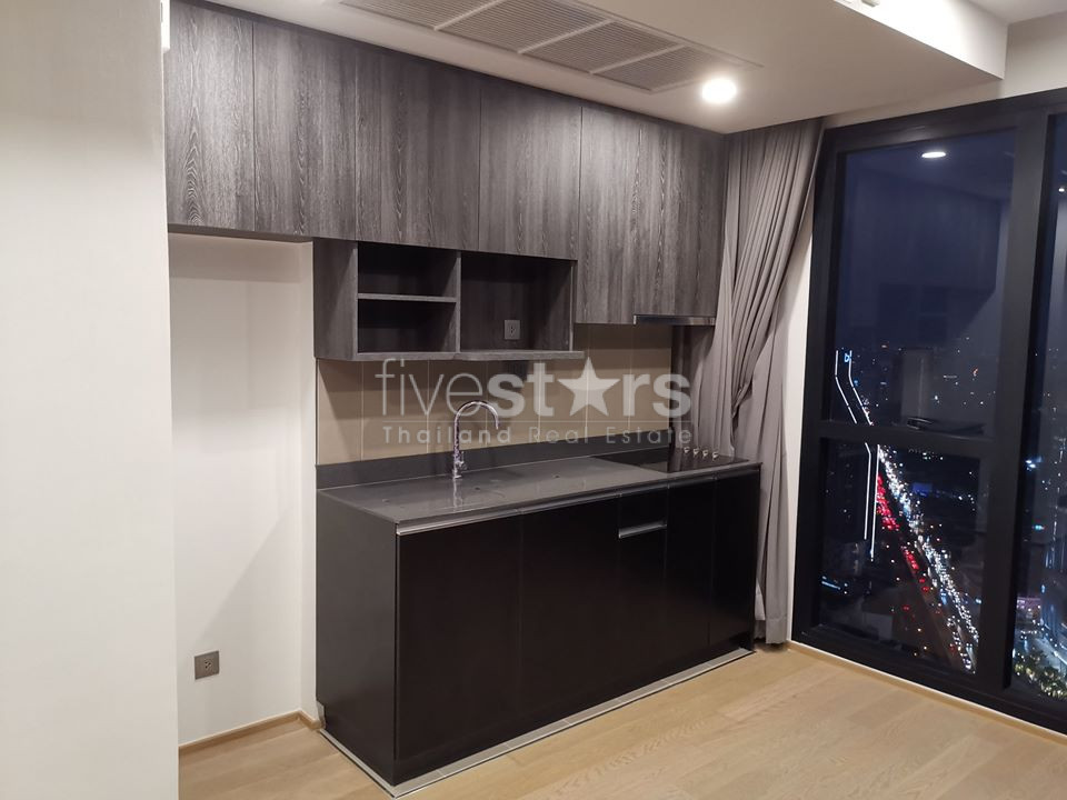 Modern 2 bedrooms condo for sale near MRT Silom, photo 9