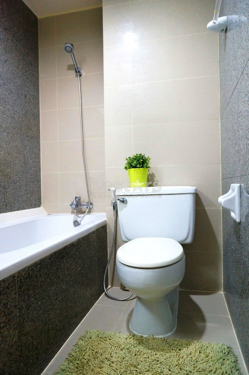 2 bedroom condo for rent on Silom, photo 12