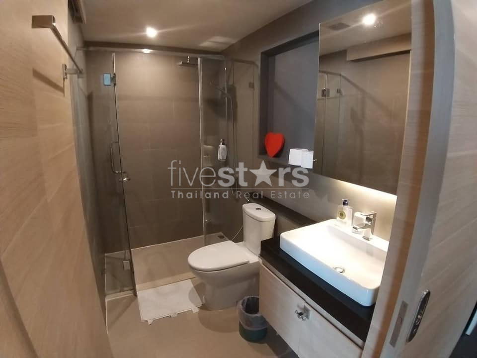2-bedroom condominium in Silom area, photo 7