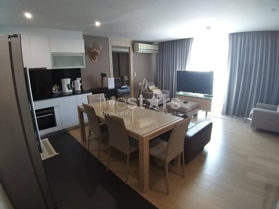 2-bedroom condominium in Silom area