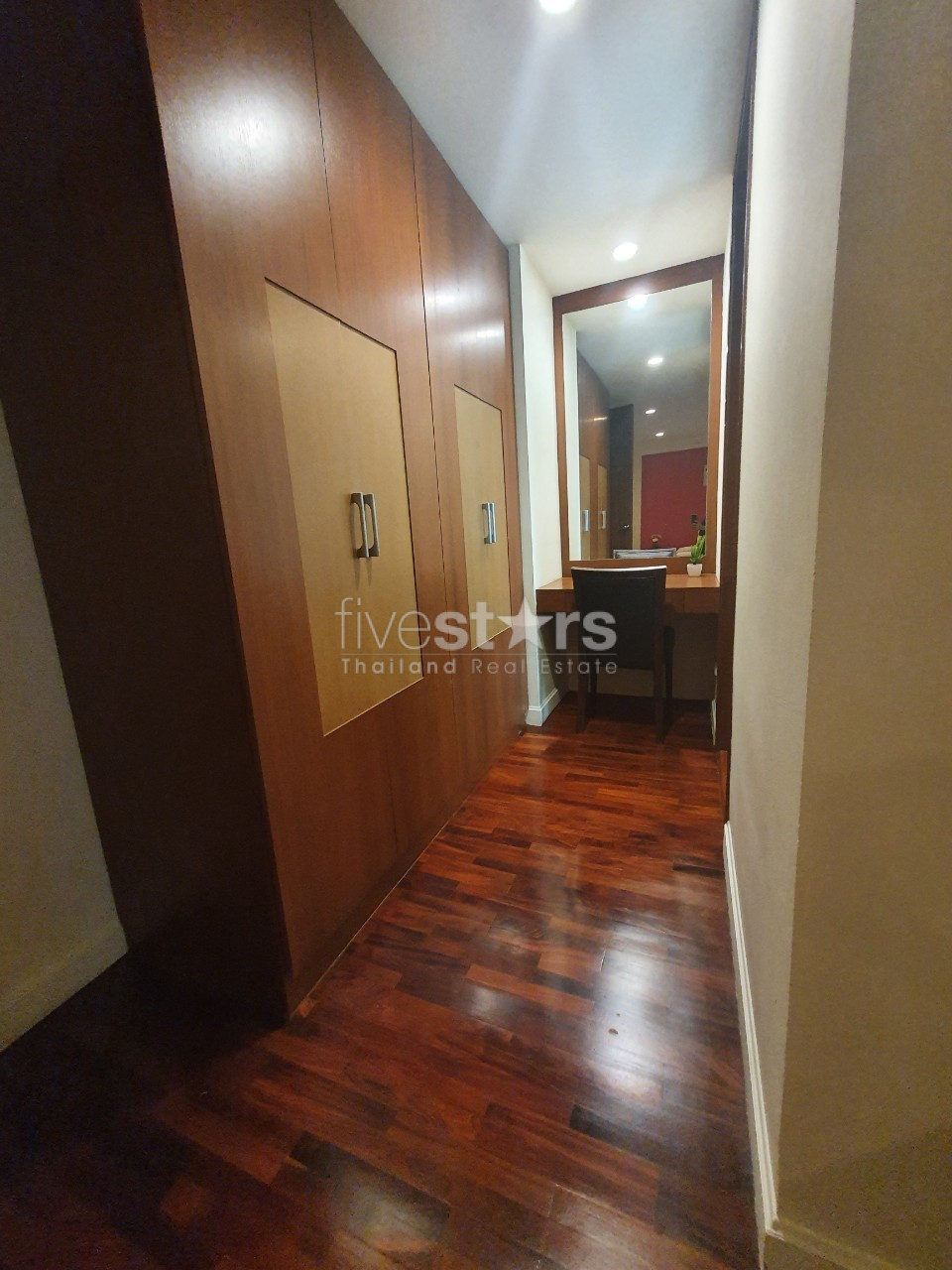 3 bedroom apartment for rent close Surasak BTS station, photo 10
