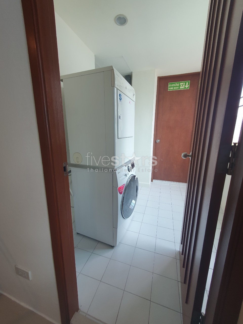 3 bedroom apartment for rent close Surasak BTS station, photo 15