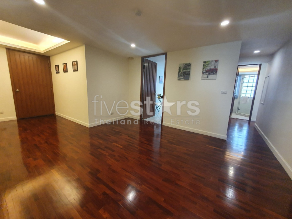 3 bedroom apartment for rent close Surasak BTS station, photo 7