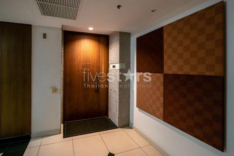 3-bedroom condo for rent close to Saladaeng BTS Station, photo 5