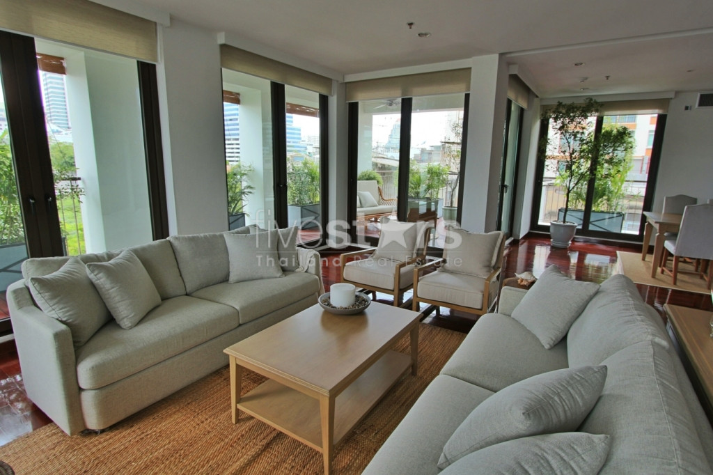 4-bedroom apartment for rent close to Surasak BTS Station, photo 13