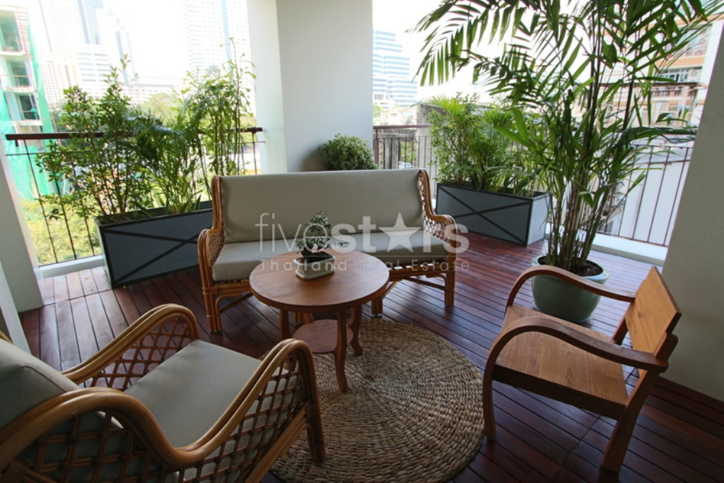4-bedroom apartment for rent close to Surasak BTS Station, photo 14