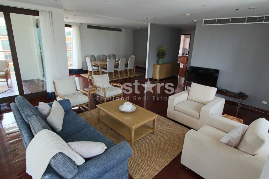 4-bedroom apartment for rent close to Surasak BTS Station, photo 6