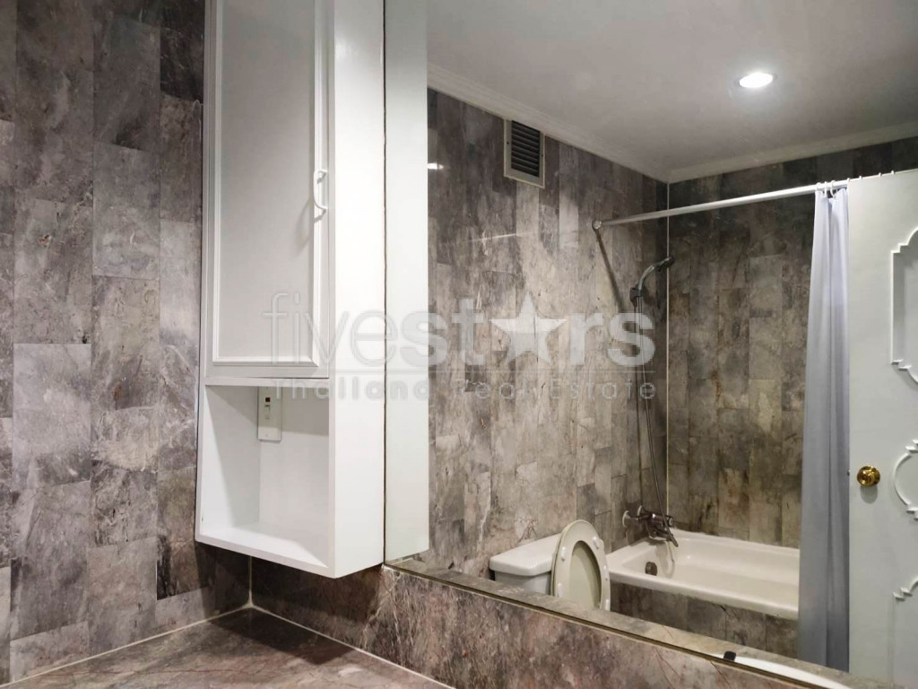 Condo de 3 chambres à louer près de la station BTS Chong Nonsi, photo 17
