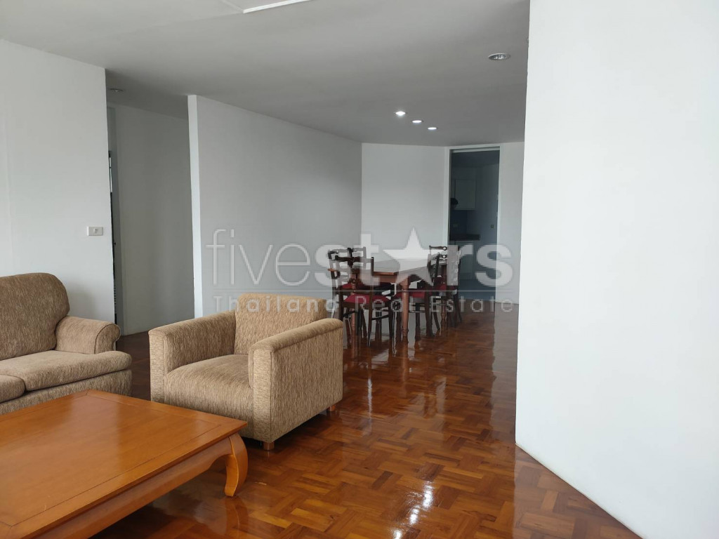 Condo de 3 chambres à louer près de la station BTS Chong Nonsi, photo 4