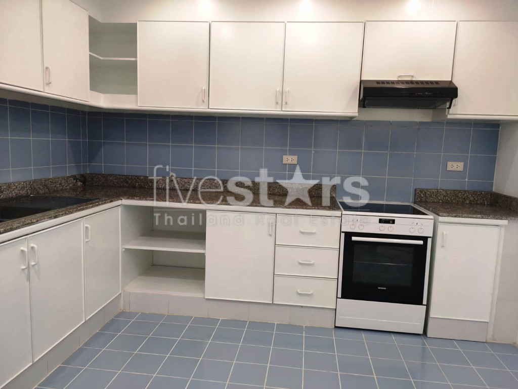 Condo de 3 chambres à louer près de la station BTS Chong Nonsi, photo 13