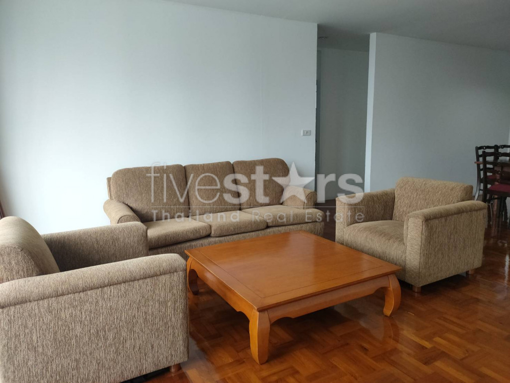 Condo de 3 chambres à louer près de la station BTS Chong Nonsi, photo 2