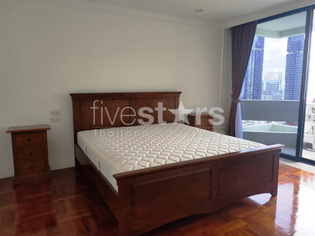 Condo de 3 chambres à louer près de la station BTS Chong Nonsi, photo 9
