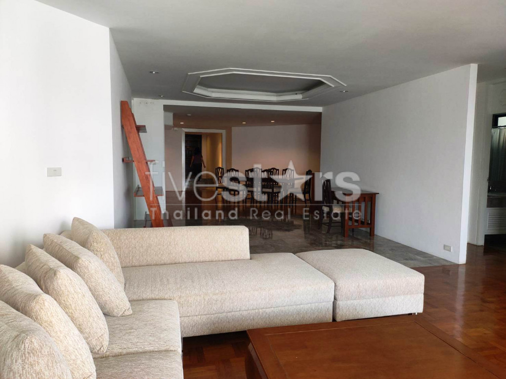 Condo de 3 chambres à louer près de la station BTS Chong Nonsi, photo 2