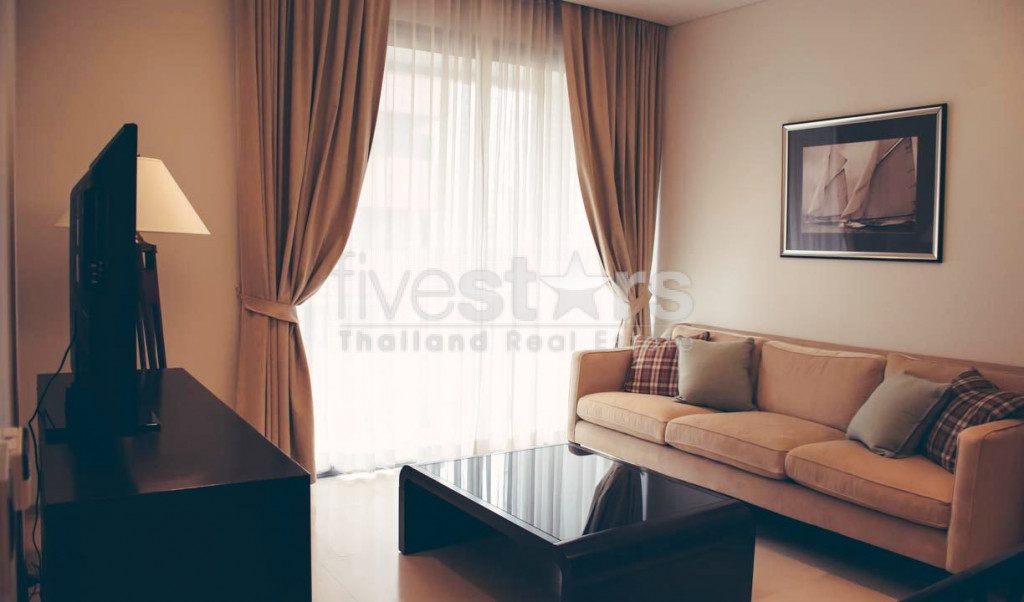Spacieux condo 1 chambre à vendre à Sala Daeng Silom
