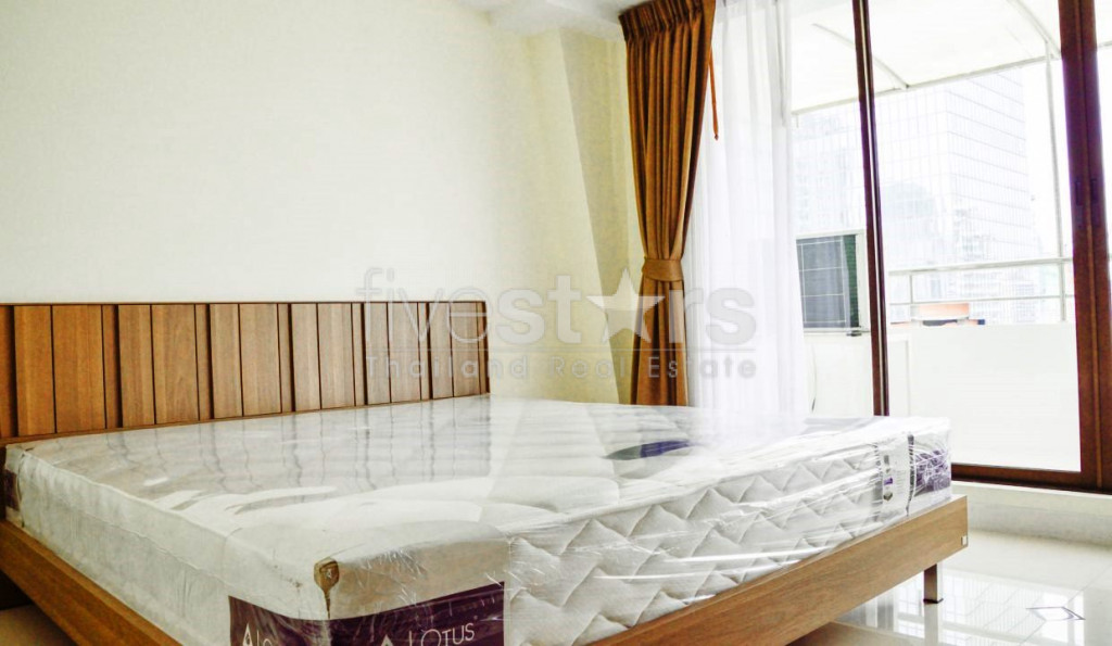 2-bedroom condo for sale on Silom, photo 7
