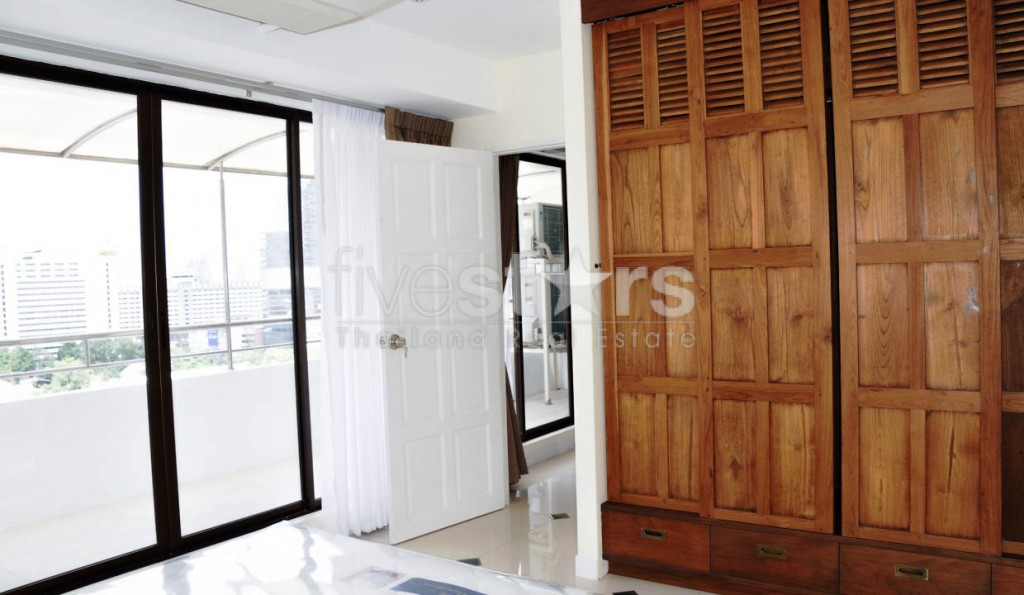 2-bedroom condo for sale on Silom, photo 10