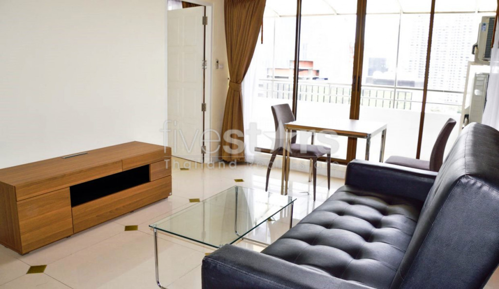 2-bedroom condo for sale on Silom, photo 2