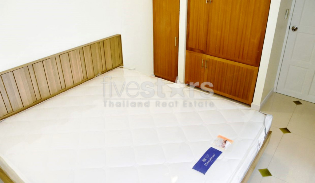 2-bedroom condo for sale on Silom, photo 8
