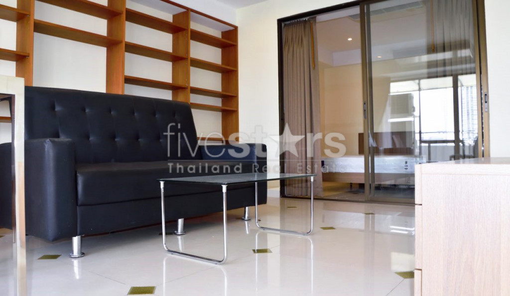 2-bedroom condo for rent on Silom, photo 4