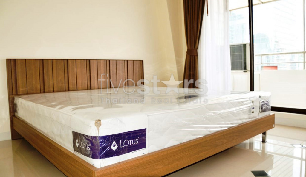 2-bedroom condo for rent on Silom, photo 8