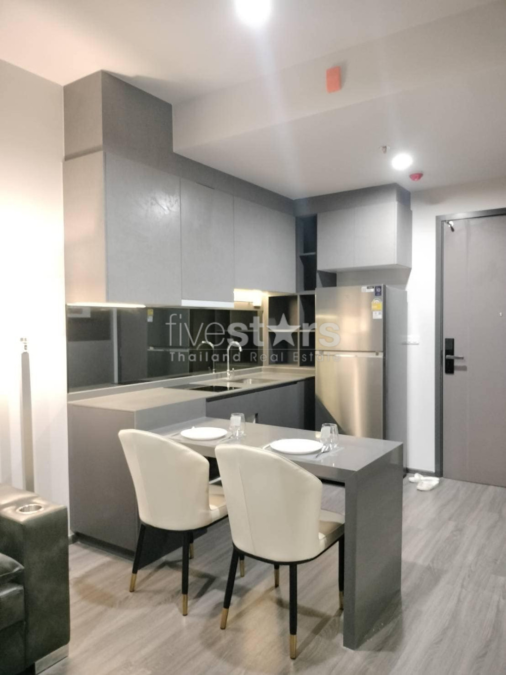 Appartement de 2 chambres à louer à 400m du MRT Samyan, photo 4