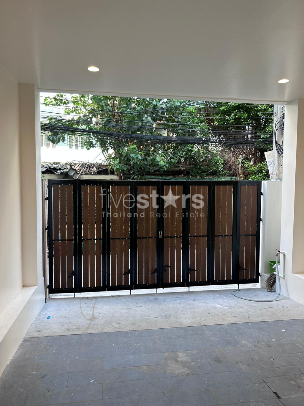 Stunning townhouse with 3 bedrooms and rooftop terrace for rent in Silom, photo 18