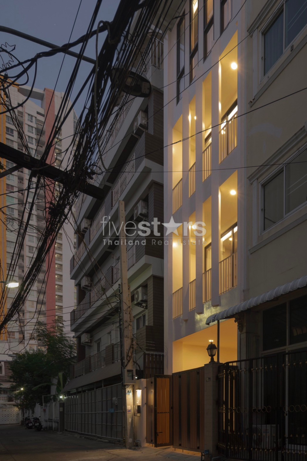 Stunning townhouse with 3 bedrooms and rooftop terrace for rent in Silom, photo 19