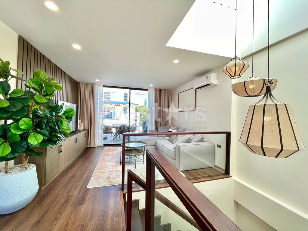 Stunning townhouse with 3 bedrooms and rooftop terrace for rent in Silom, photo 6