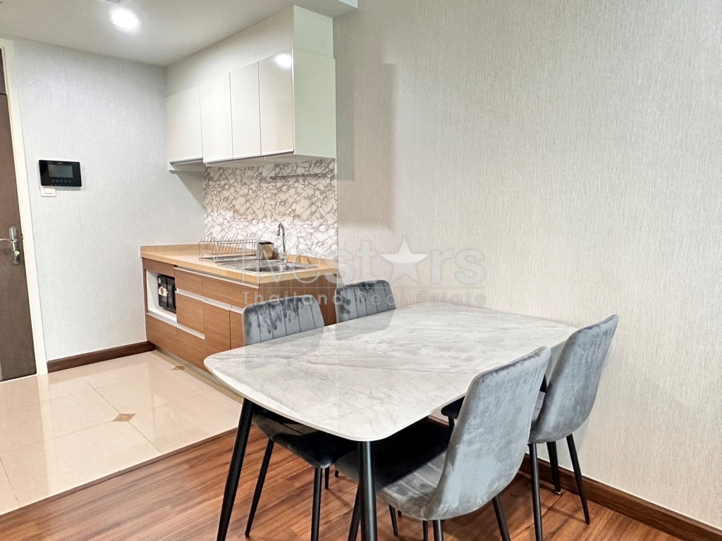 Condo 1 chambre étage élevé & vue dégagée à louer sur Suanplu - Sathorn, photo 8