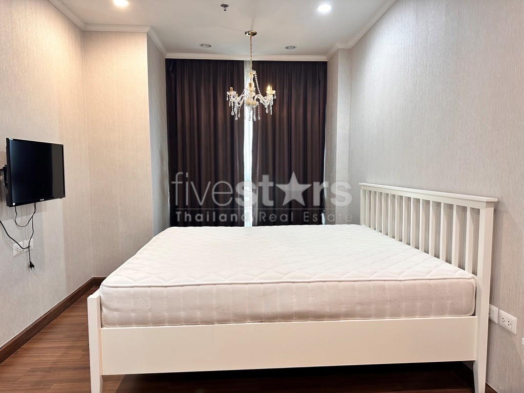 Condo 1 chambre étage élevé & vue dégagée à louer sur Suanplu - Sathorn, photo 4
