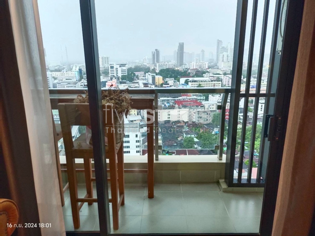 Condo 1 chambre étage élevé & vue dégagée à louer sur Suanplu - Sathorn, photo 9