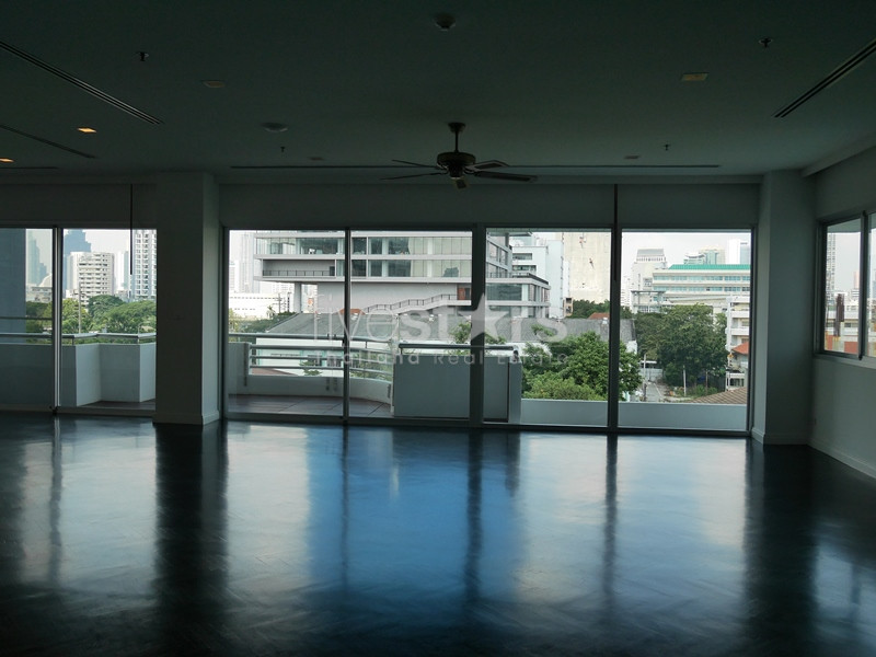 Appartement spacieux de 4 chambres a Sathorn