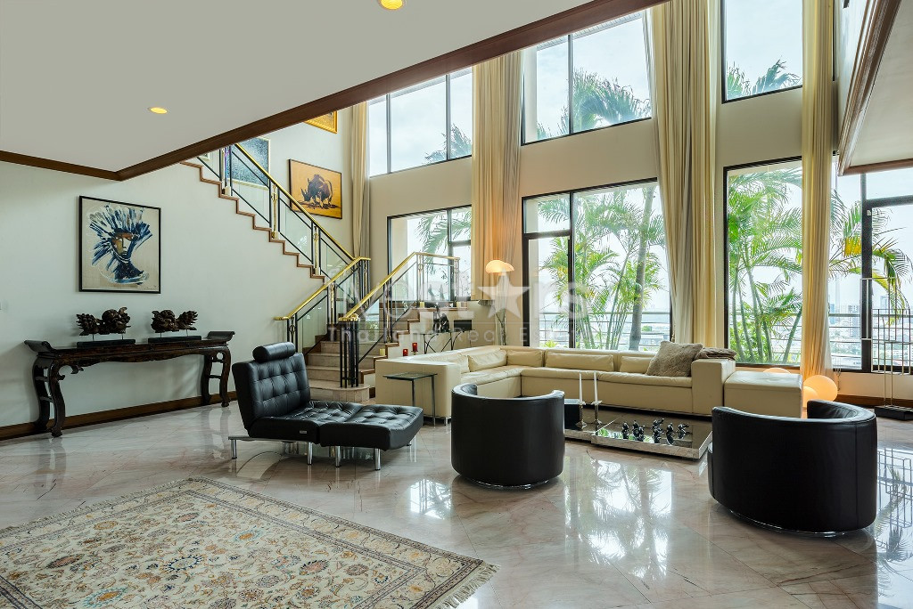4 bedroom duplex for rent on Sathorn