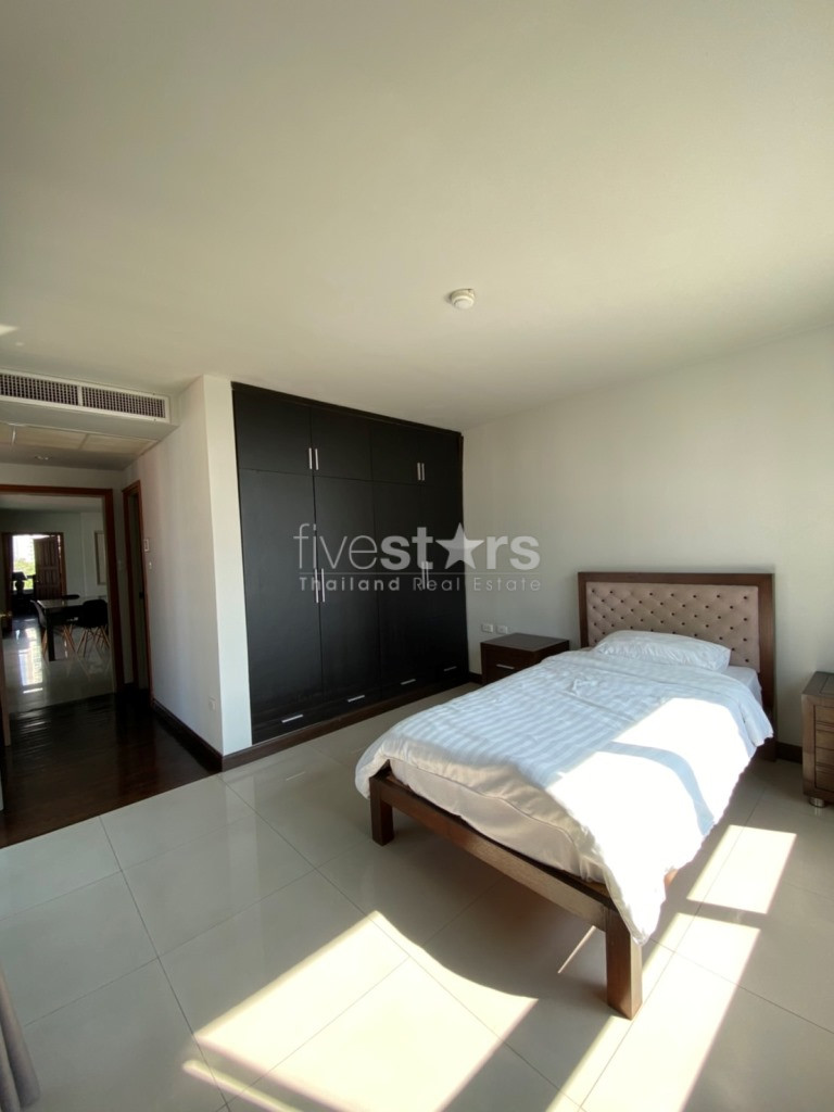 Condo de 3 chambres à louer sur Sathorn, photo 9