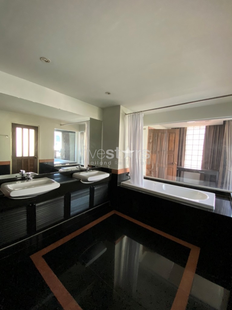 Condo de 3 chambres à louer sur Sathorn, photo 13