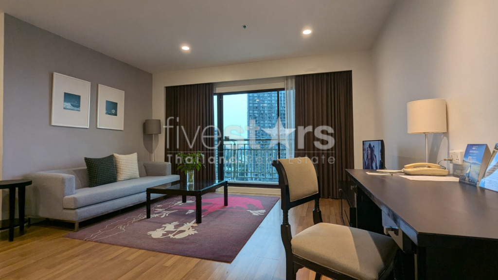 Appartement de 2 chambres à louer à Suan Phlu, proche du MRT Lumpini