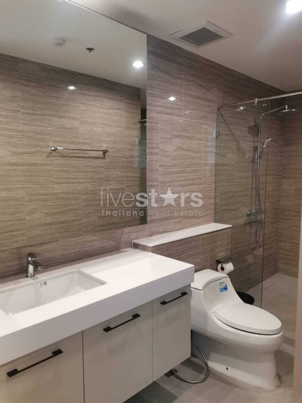 Appartement moderne 2 chambres à Sathorn, 10 minutes du BTS Chong Nonsi, photo 11