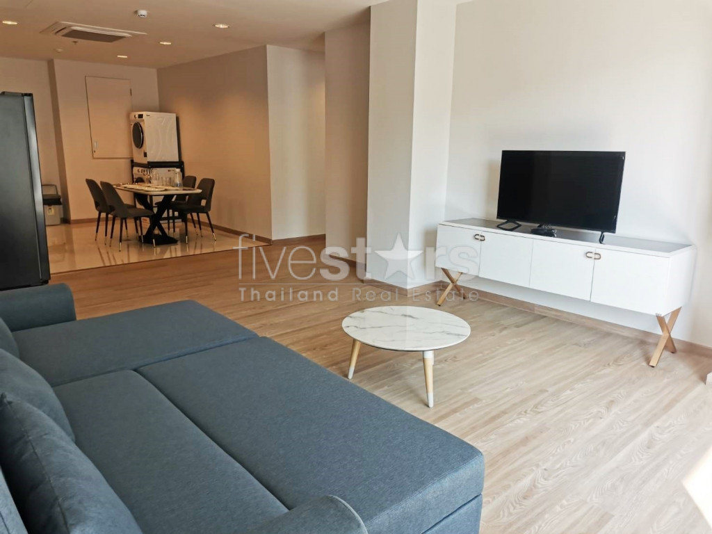 Appartement moderne 2 chambres à Sathorn, 10 minutes du BTS Chong Nonsi, photo 2