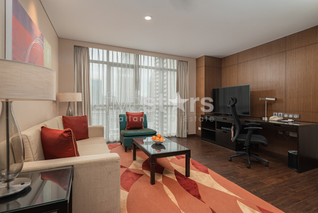Appartement luxueux de 2 chambres à Sathorn, proche MRT Lumpini