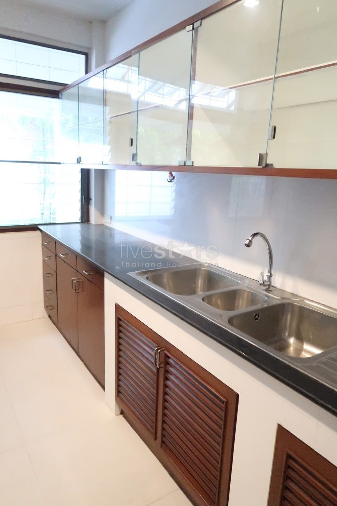 Single house 3 bedrooms for rent near BTS Chongnonsi, photo 3