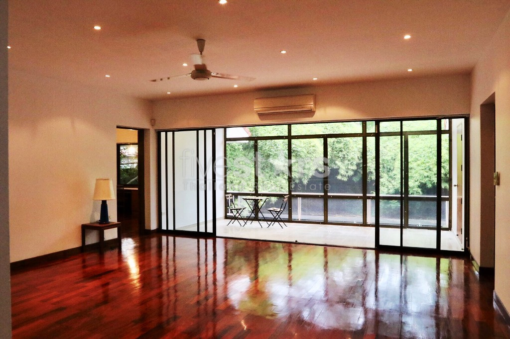 Single house 5 bedrooms for rent near BTS Chongnonsi, photo 3