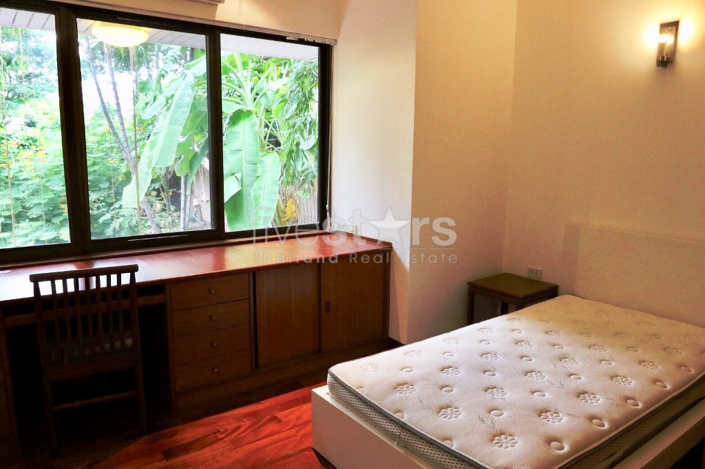 Single house 5 bedrooms for rent near BTS Chongnonsi, photo 14