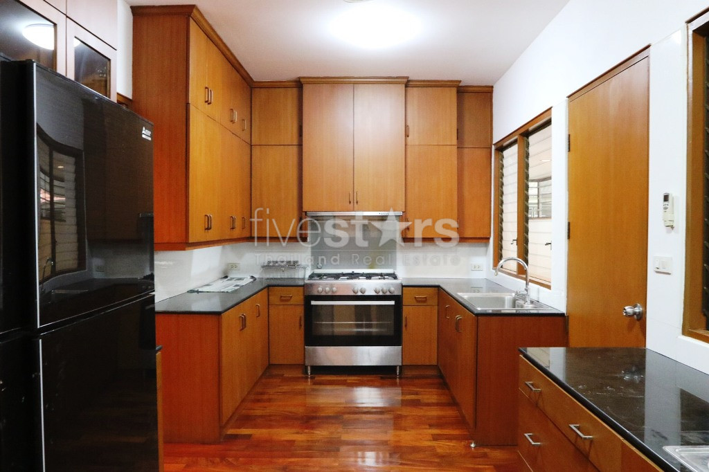Single house 5 bedrooms for rent near BTS Chongnonsi, photo 6