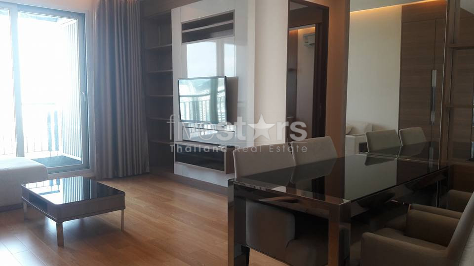 Condo de 2 chambres en étage élevé à vendre entre Asoke et Petchaburi