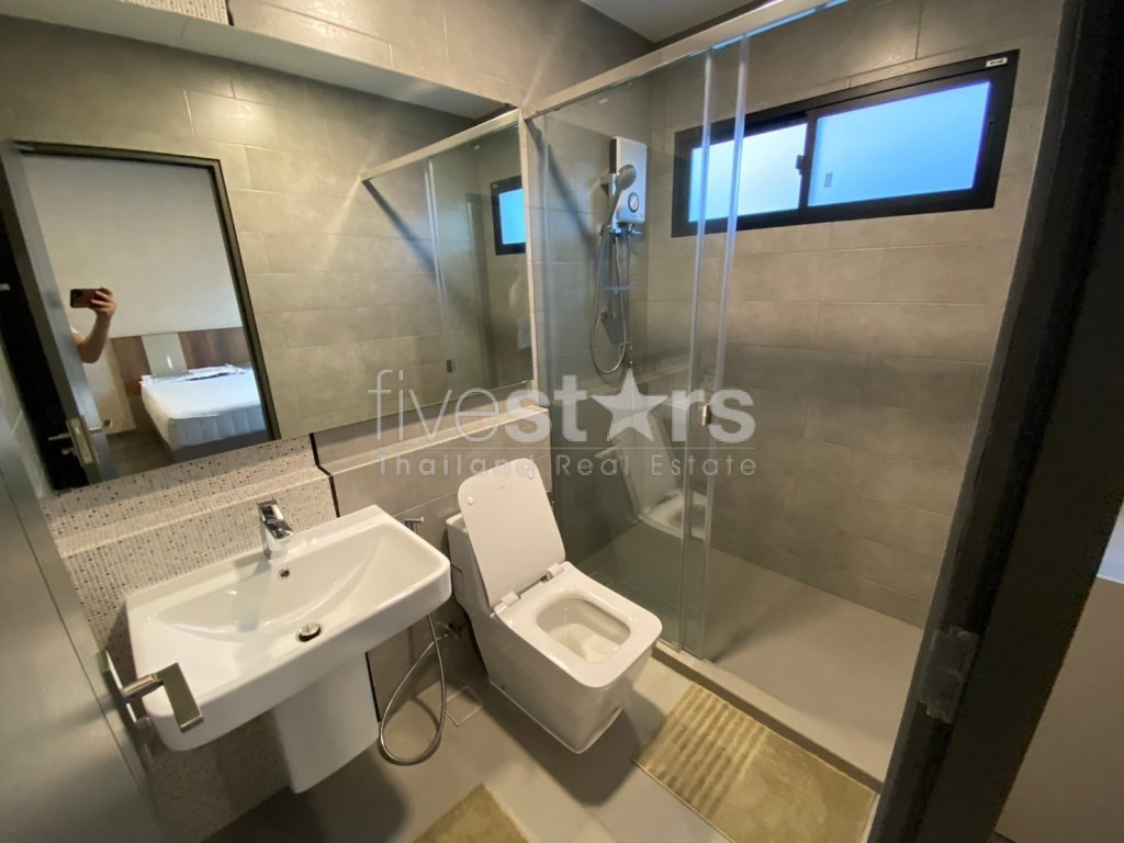 Maison de ville de luxe de 3 chambres près de Mega Bangna, photo 24