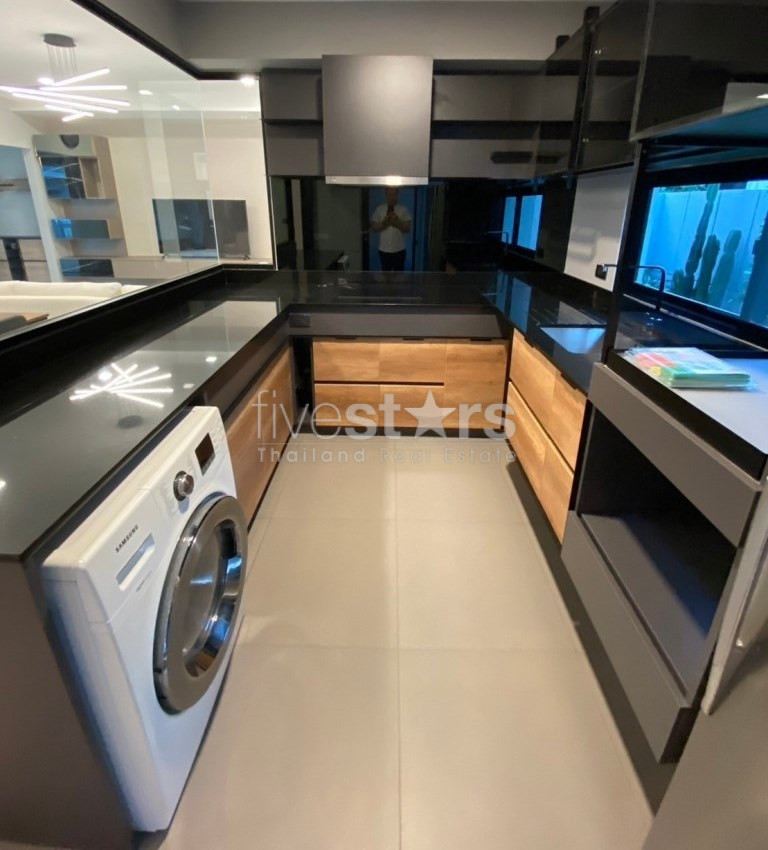 Maison de ville de luxe de 3 chambres près de Mega Bangna, photo 17