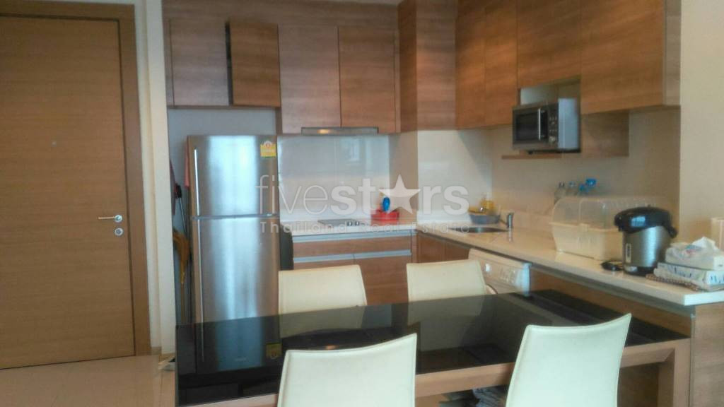 2 bedroom condo for rent close to Huai Khwang MRT station, photo 5
