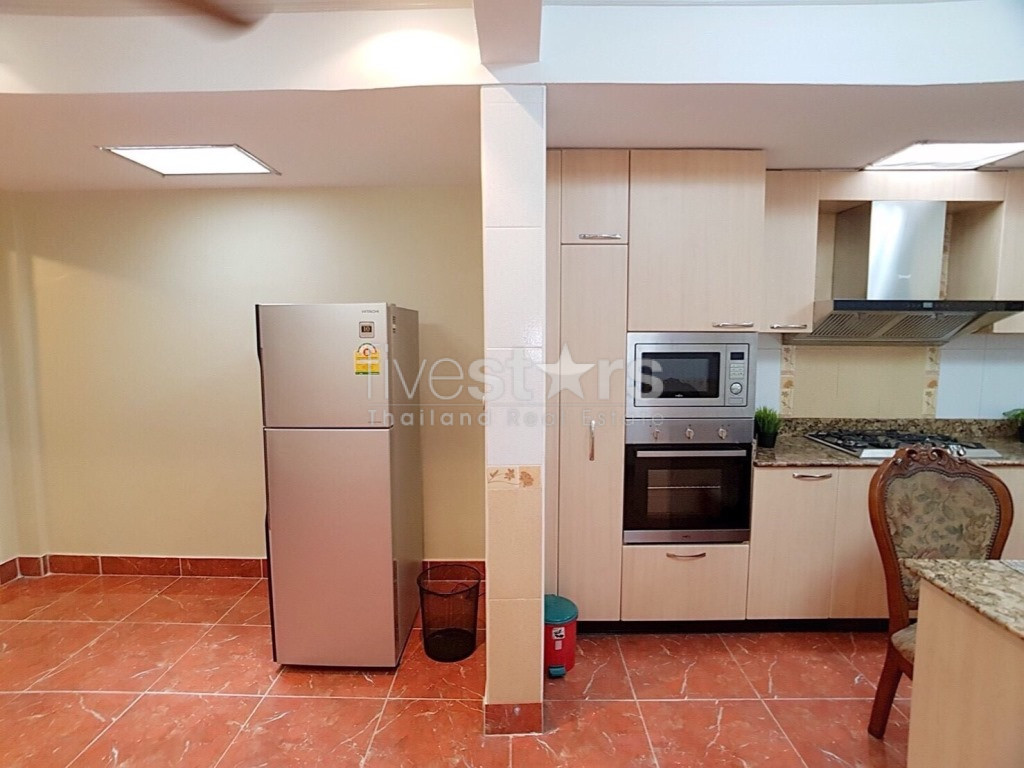 5 bedroom house for sale on Huai Khwang, photo 14
